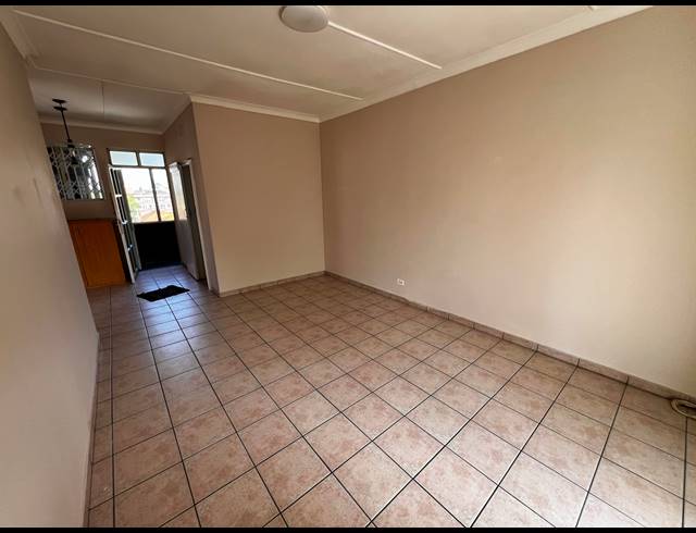 1.5 BEDROOM APARTMENT FOR SALE IN BULWER